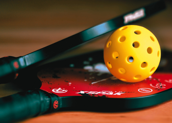 5 Best Pickleball Paddles to Help You DOMINATE the Court